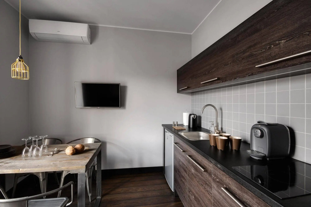 Too-Good Premium Apartments