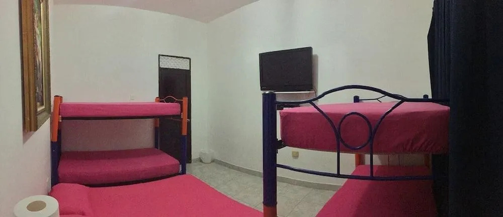 Cande Hostel