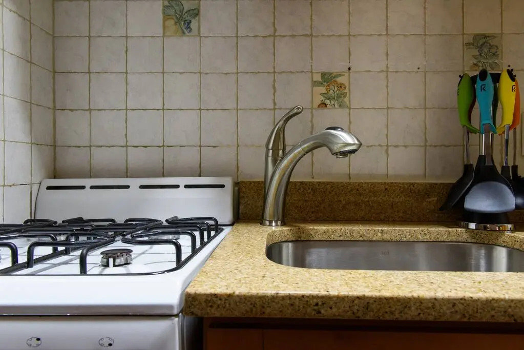 26-2a New Studio Prime 20 s W D Newly Furnished