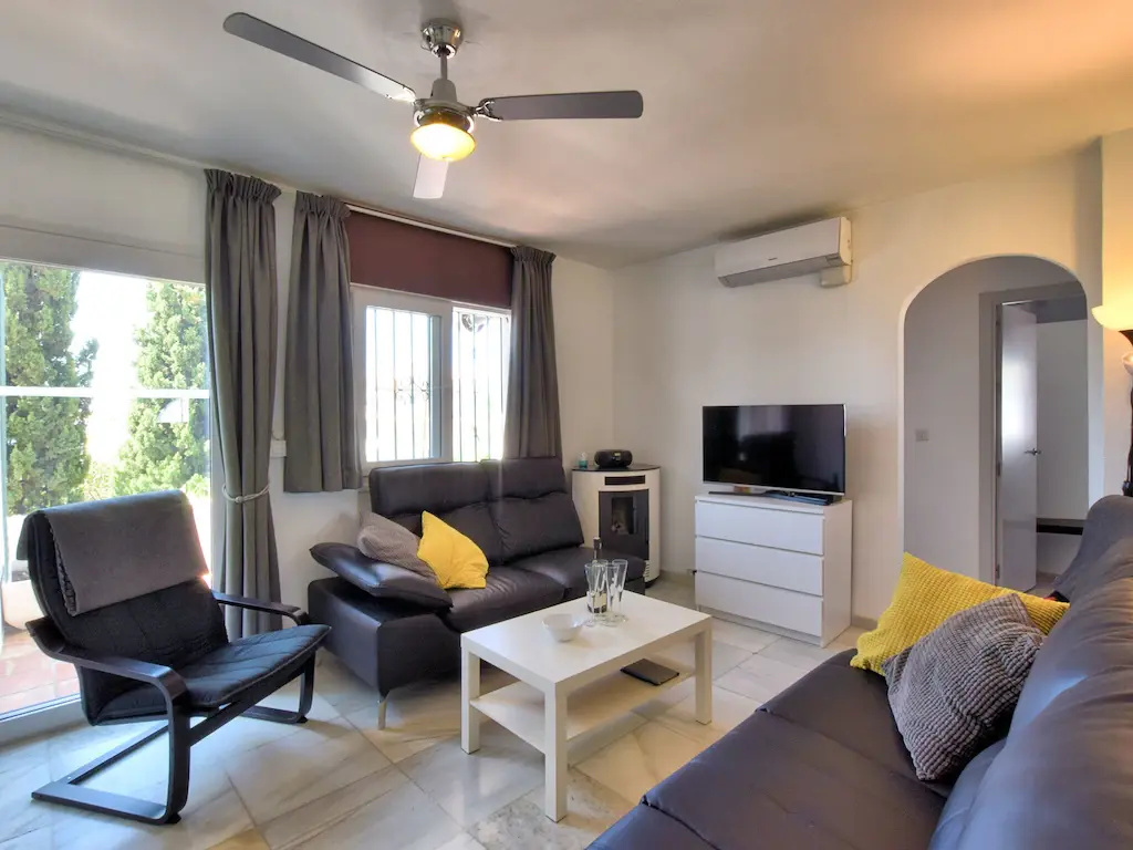 Alluring villa in Benalmádena with private pool