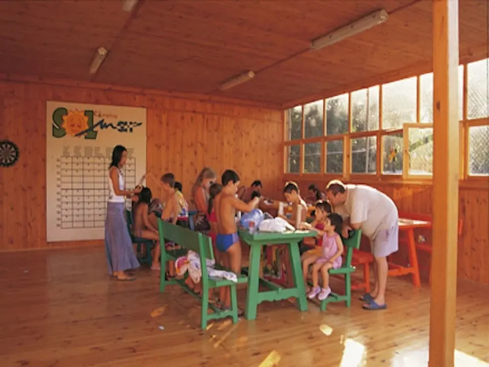 Well-kept Bungalow With a Veranda Near the Sea
