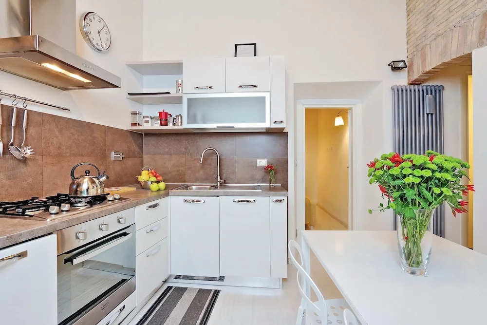 Rome Accommodation - Campo de Fiori II