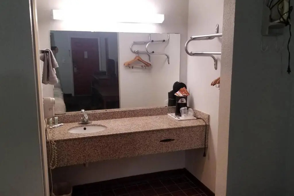 OSU 2 Queens Private Hotel 136 Booking