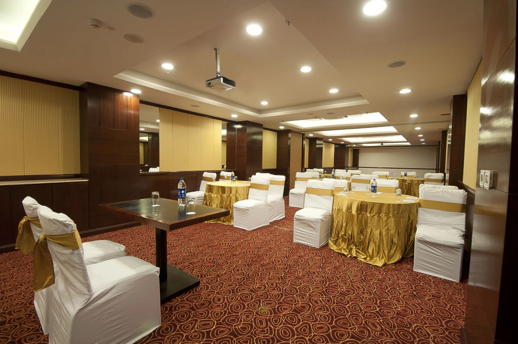 The Golden Plaza Hotel
