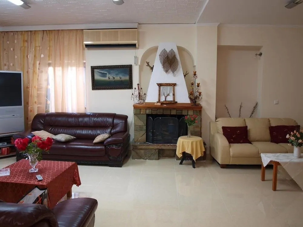 Hotel Pyrgos