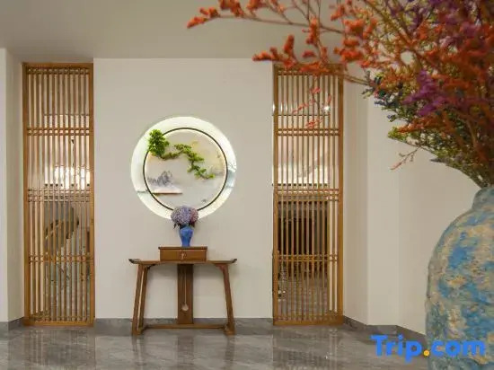 VALATOMS Hotel (Dujiangyan Qingcheng Mountain Scenic Area High Speed Railway Station)