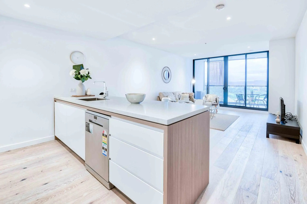 Kozyguru Fortitude Valley High Level 2 Bed Apt + Free Parking Qfv179-2612