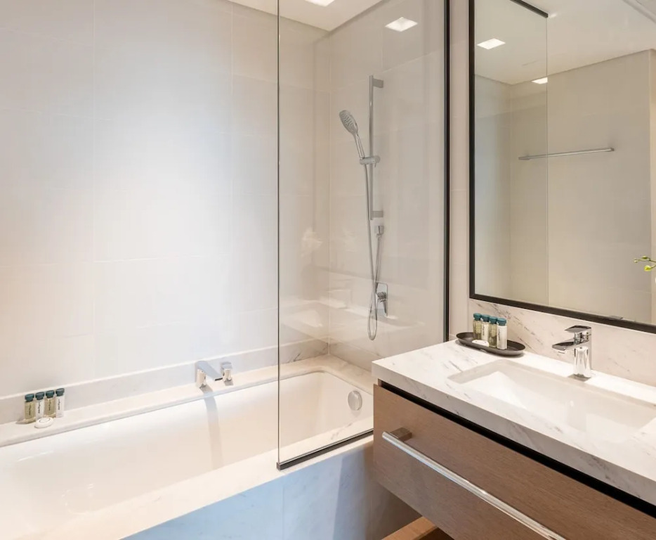 Cozy 2BR With Creek Views in Dubai Creek Harbour