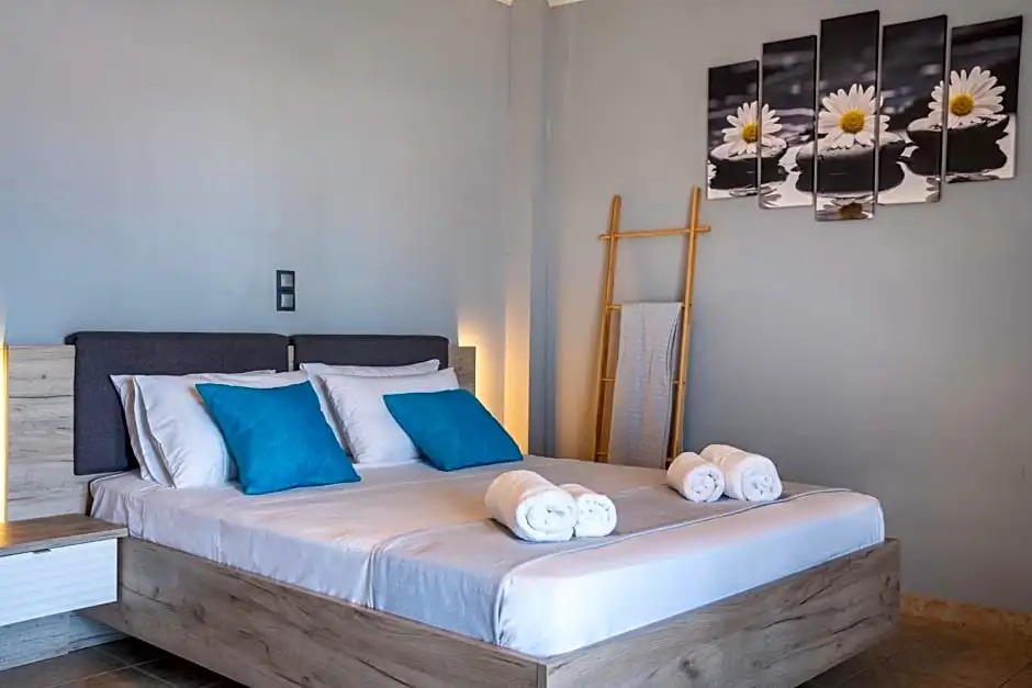 Helens Studios & Apartments