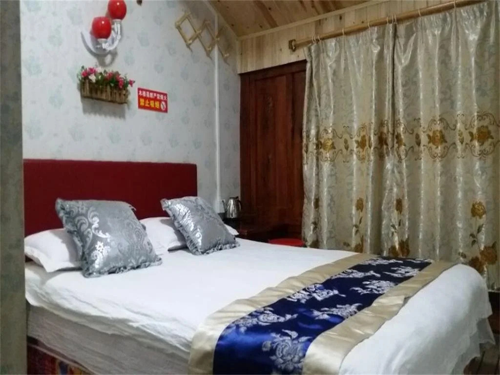 Langzhong Ancient Town Qinyou Inn