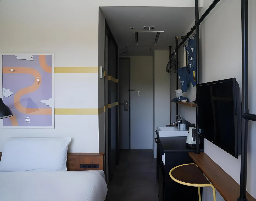 KEIRIN HOTEL 10 by Onko Chishin