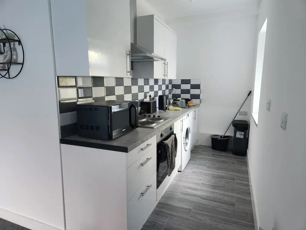 Derby City Centre Apartment With Roof Top Hot Tub