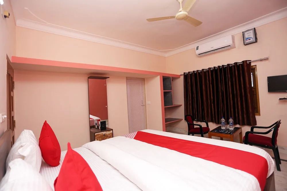 OYO 28631 Hotel Parbati International