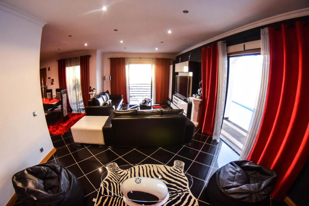 House With 3 Bedrooms in Funchal, With Wonderful sea View, Private Poo