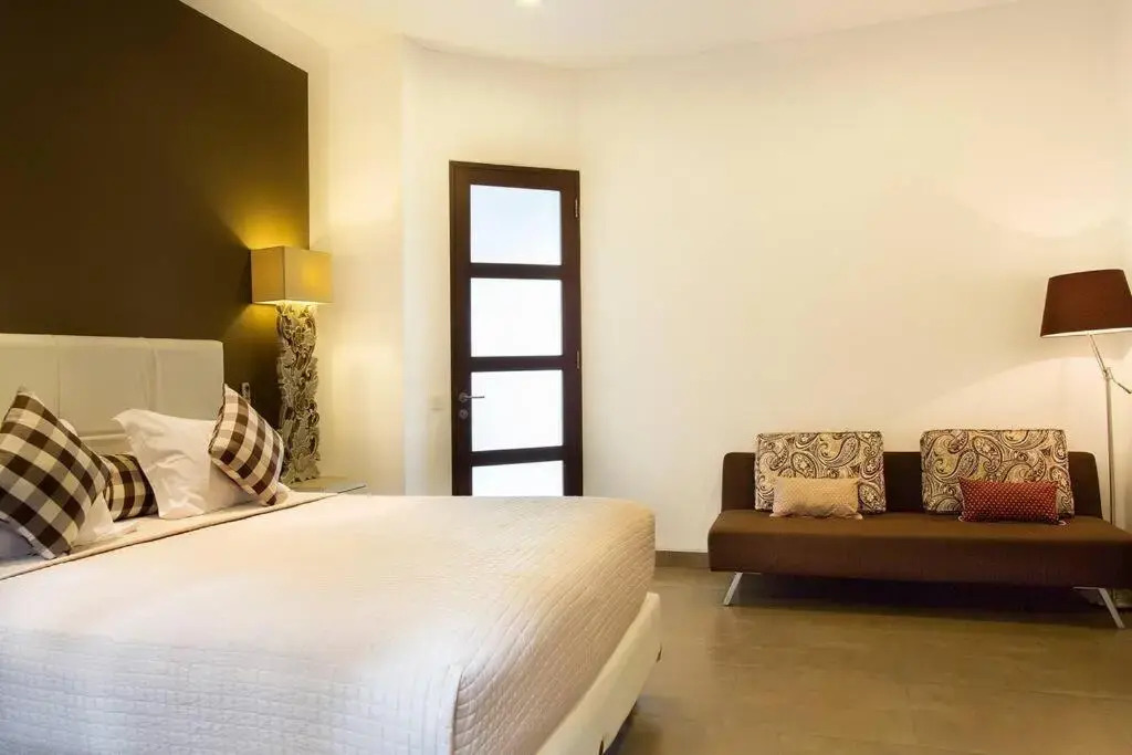 Coklat 3BR Villa with Pool, Seminyak