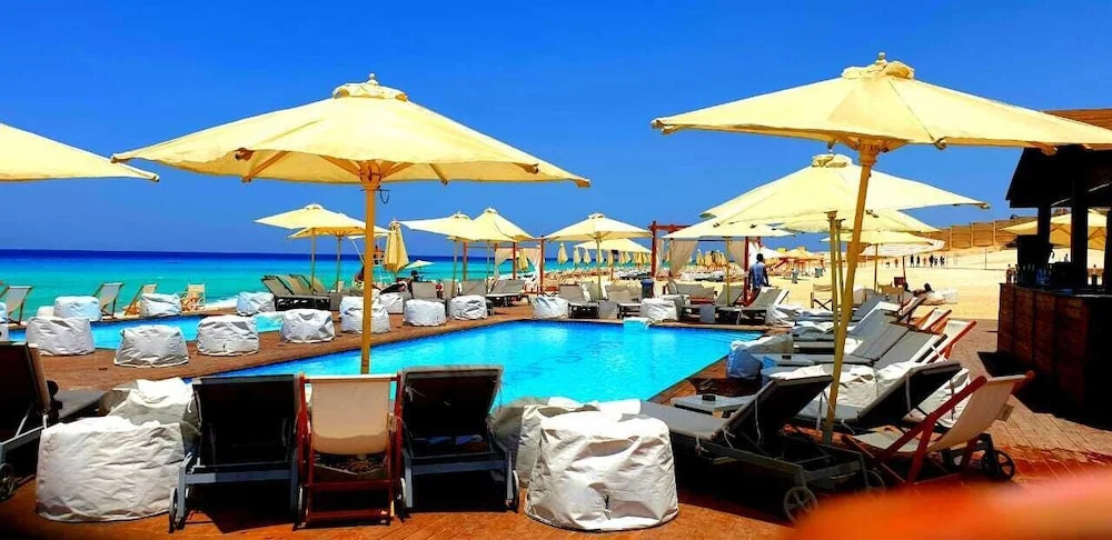 Marassi 1 bedroom with garden in marina