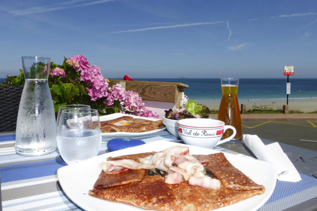 Holiday Home Near Rosa Granite Coast Beaches