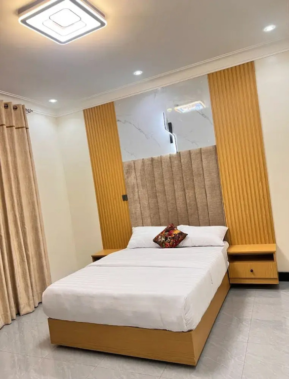 Lee Furnished Homes - Executive 1