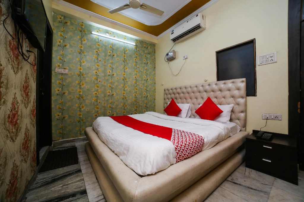 OYO 29674 Shiv Mahima Inn