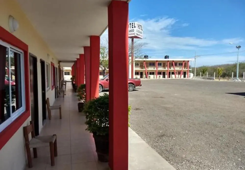 Hotel Descanso Inn