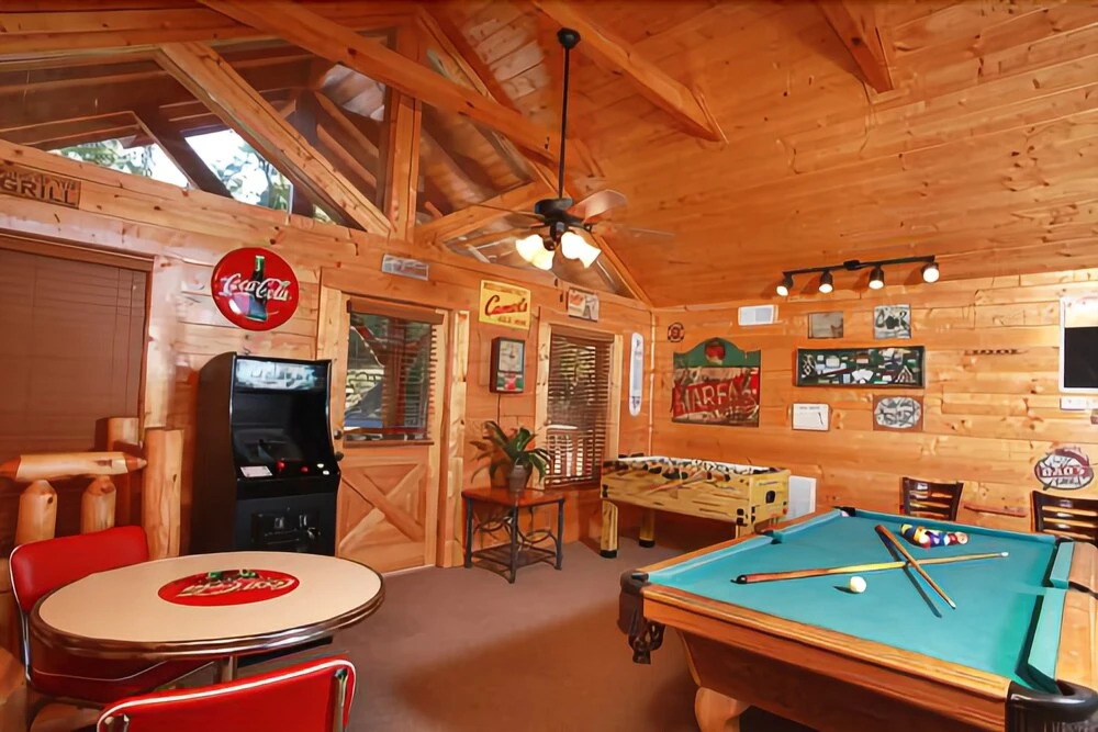 Hullabaloo - Four Bedroom Cabin