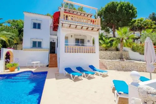 Alma - holiday home with private swimming pool in Benitachell