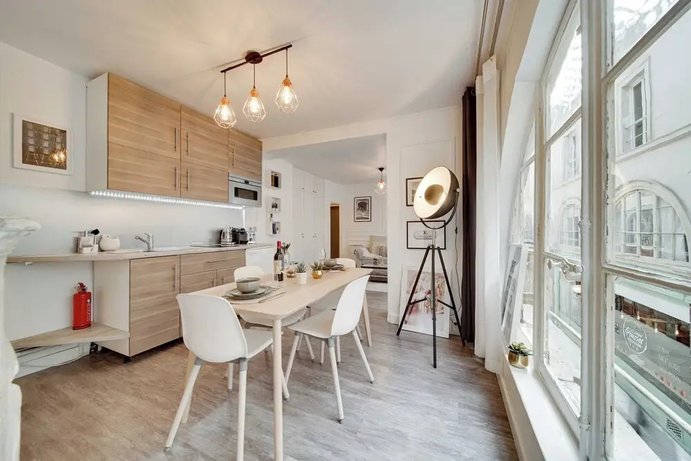 Amazing Historical Parisien Apartment Next TO Louvre Area ! - 1