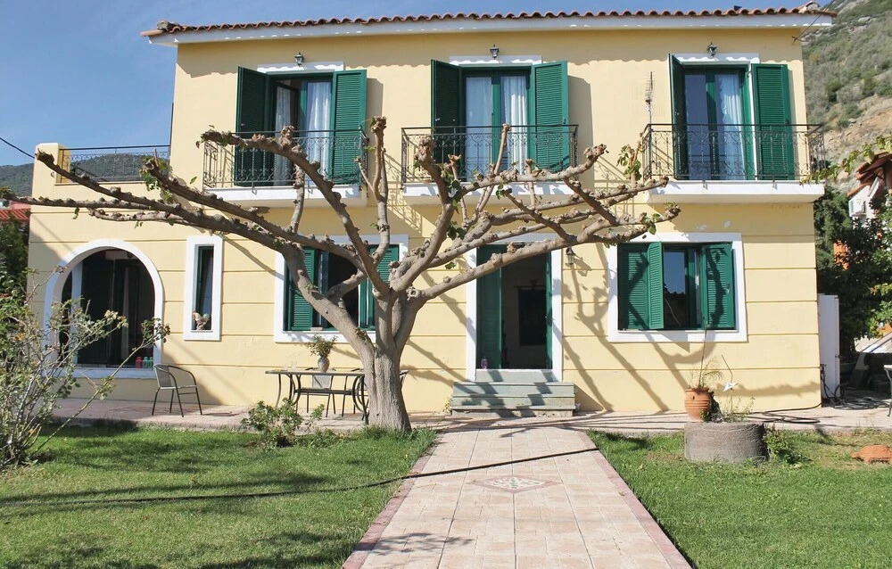 Awesome Home in Loutra Aidipsou With 4 Bedrooms