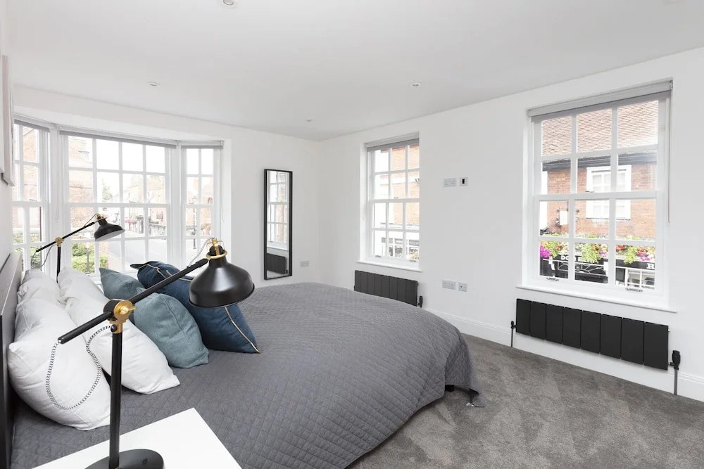 Hampden Apartments - The Louis