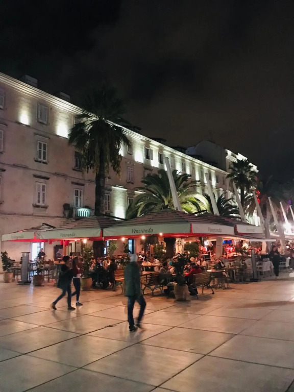 Hygge Rooms Split
