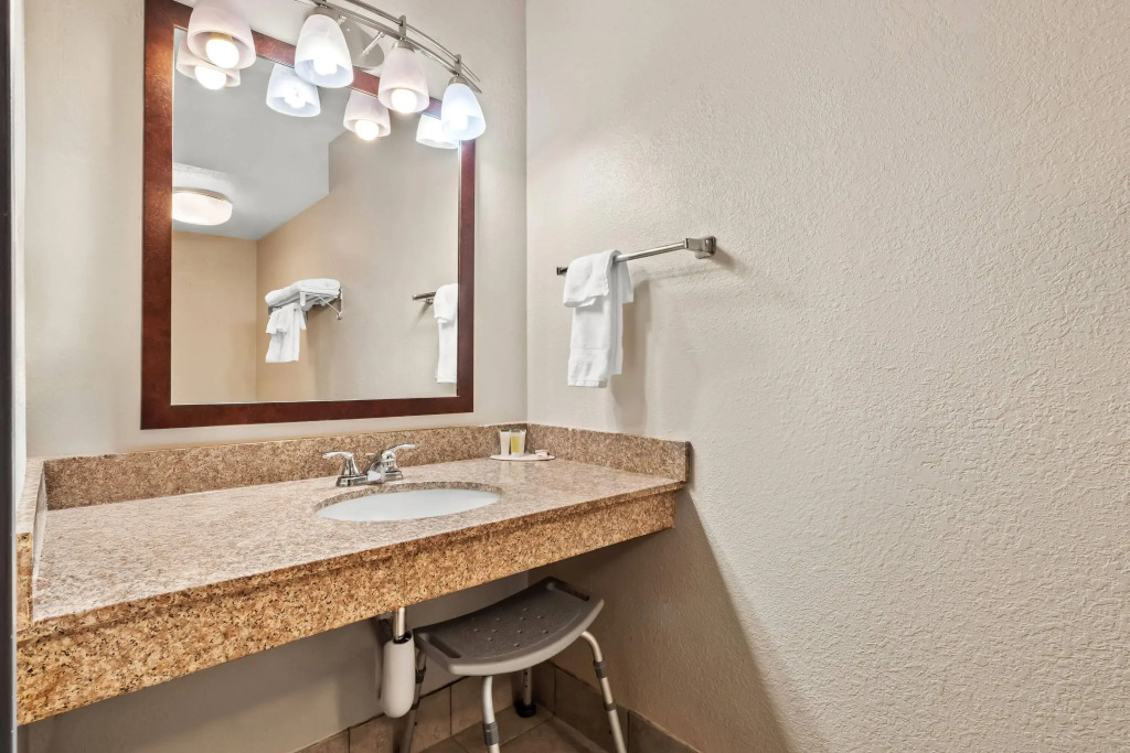 Days Inn by Wyndham Whitmore Lake Near Ann Arbor And Brighton
