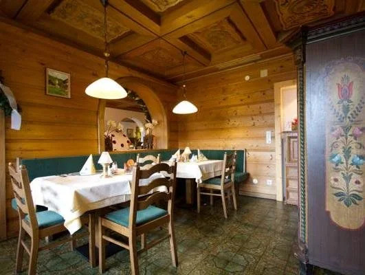 Ski-in-Ski-Out Hotel Garni Berghof