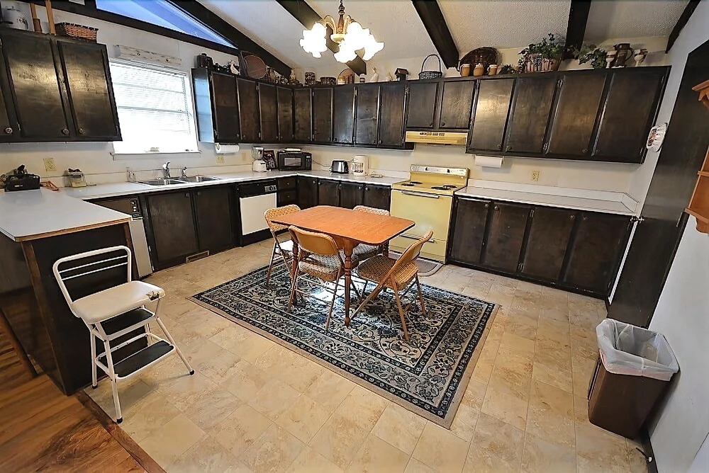 Aztex Retreat - Three Bedroom Cabin