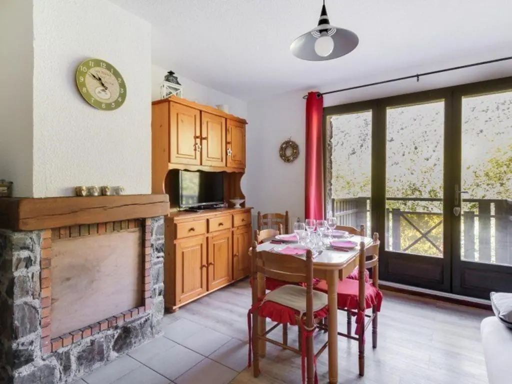 Appartement Esquièze-Sère, 3 pièces, 6 personnes - FR-1-402-70