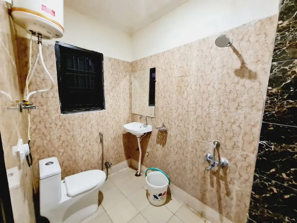 RCS Residency And Guest House