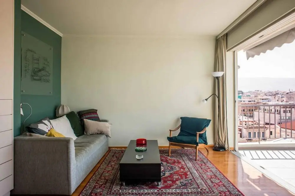 Enjoy View of Parthenon Sunny Flat in the Center