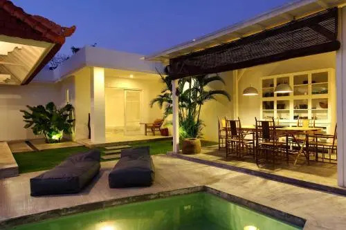 Villa Mutiara Putih by Optimum Bali, Central Seminyak, Walk to beach