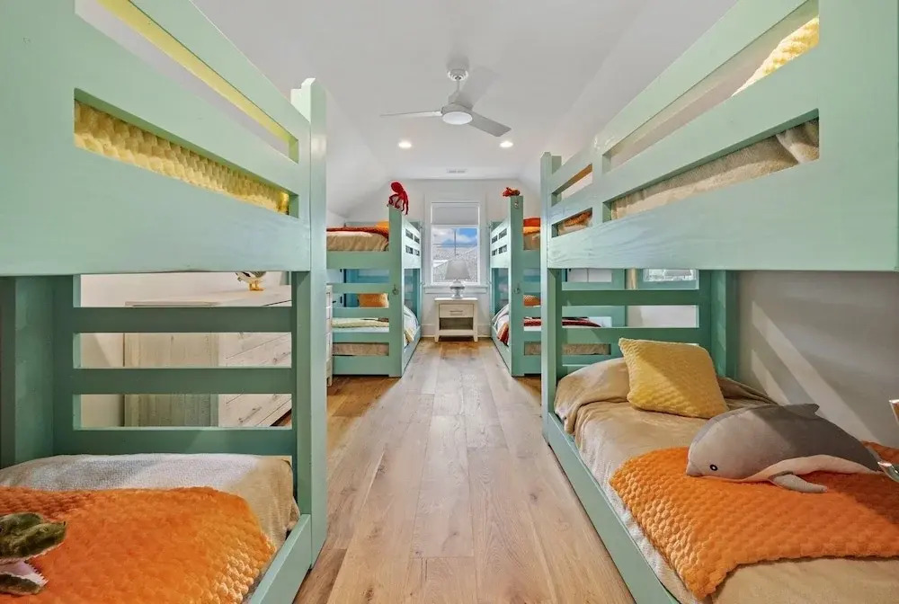 Cornfed Pelican 9 Bedroom Home