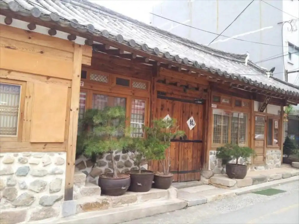 Gallery Jin Hanok Guesthouse