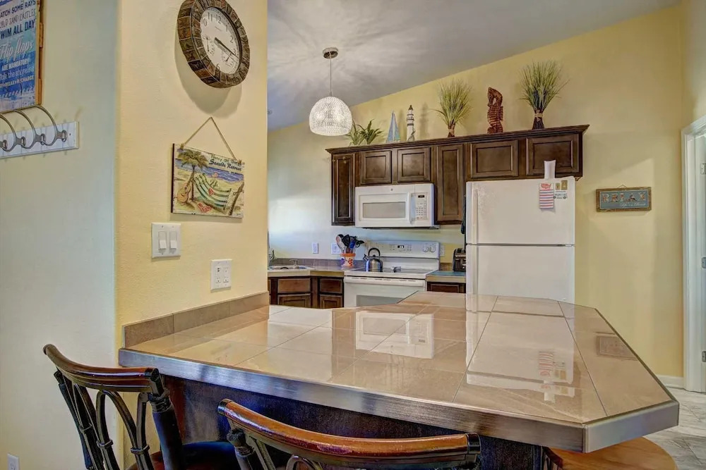 Little Cayman (Costa Del Ray #4) - 2 Br Condo