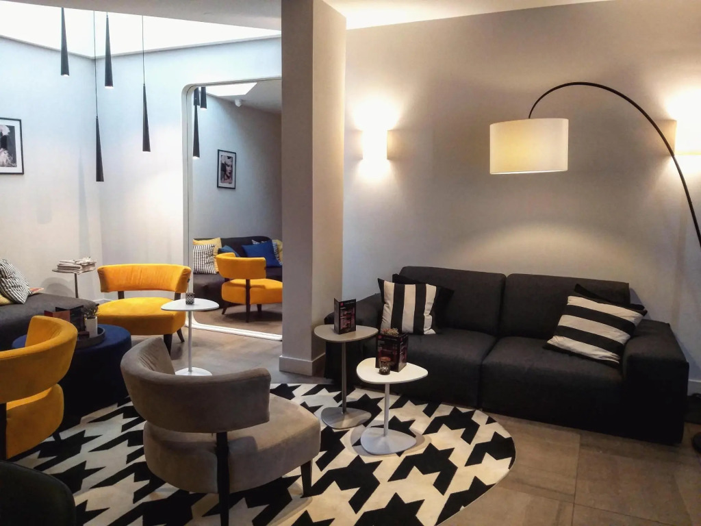 Livris Hotel