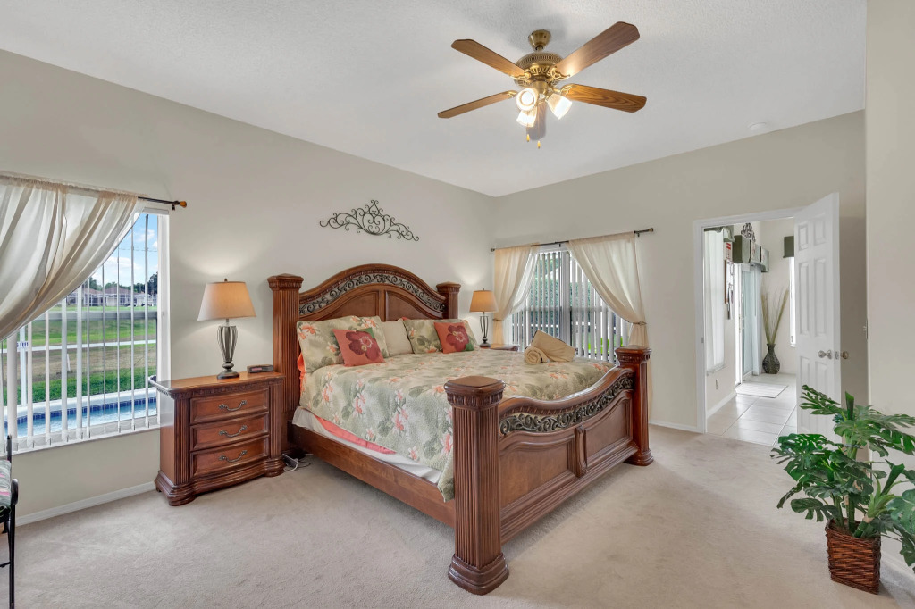 E131MJL - 4 beds pool & spa home on golf course