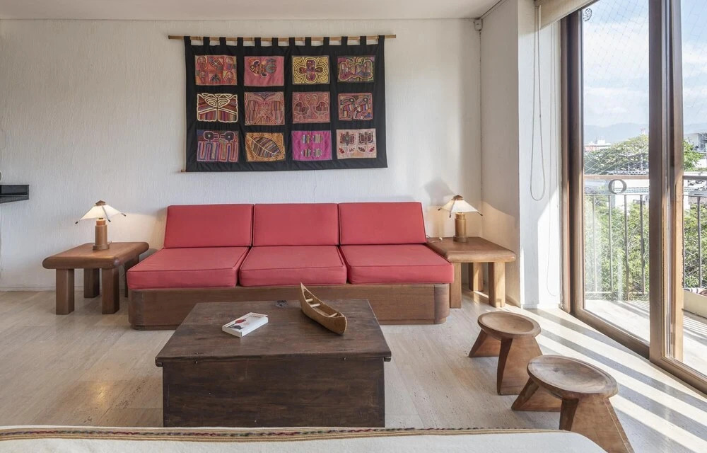 Spacious Loft @ Parque de Los Novios w/ wifi steps from the beac