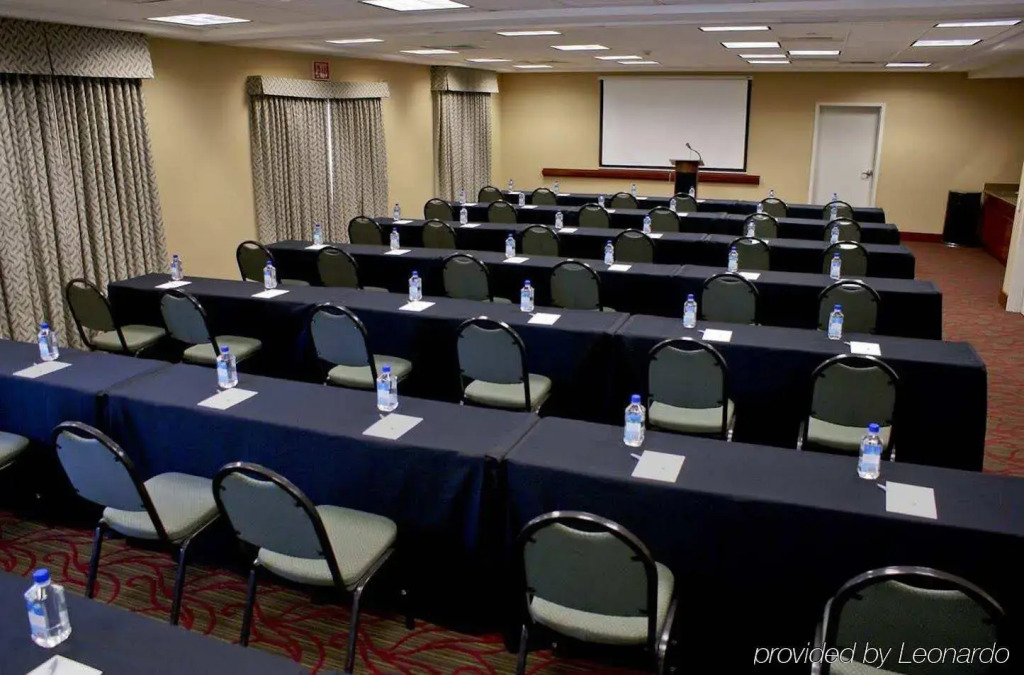 Hampton Inn & Suites Camarillo