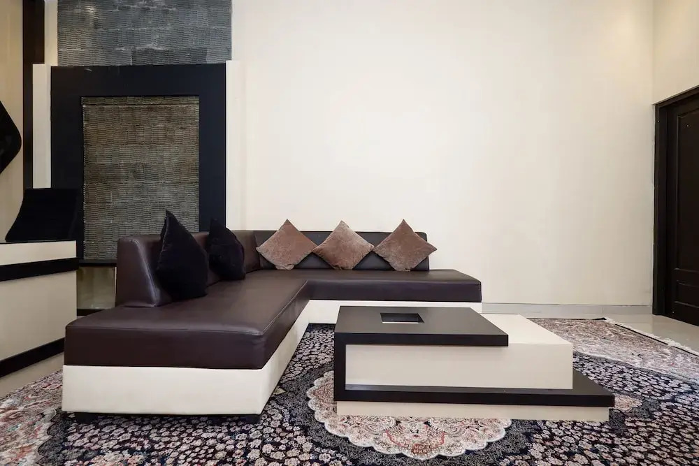 Erna's House Solo by OYO Rooms