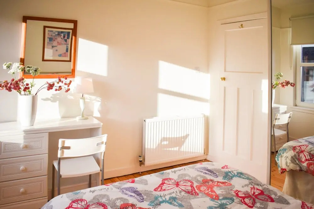 Spacious 3 Bedroom Apartment in Edinburgh