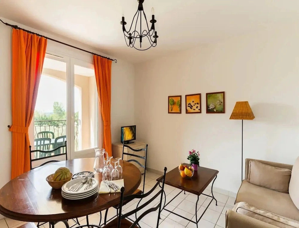 Duplex Apartment Near Maussane-les-alpilles