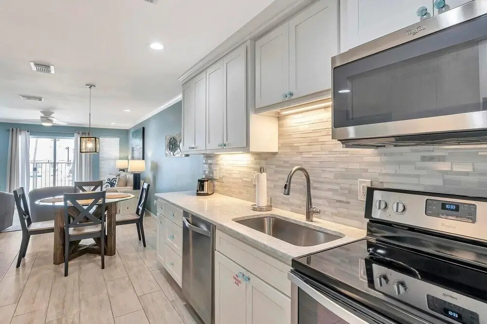 Poolside Villas 106 - Updated beachfront condo on Holiday Isle in Destin