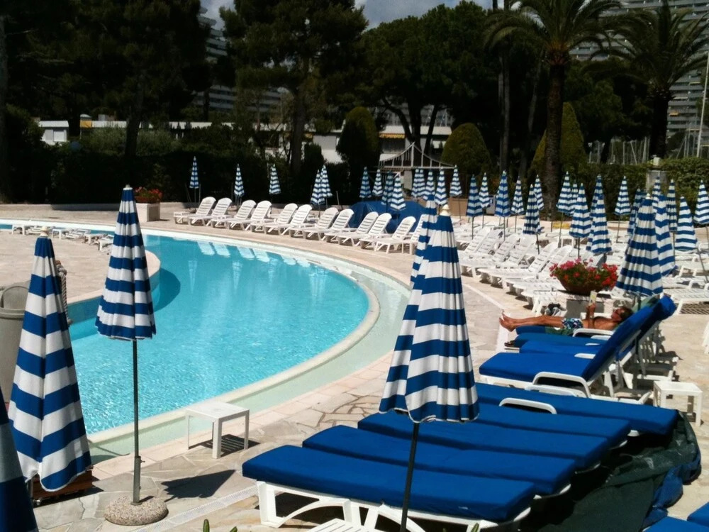 Apartment With 2 Bedrooms in Villeneuve-loubet, With Wonderful sea Vie