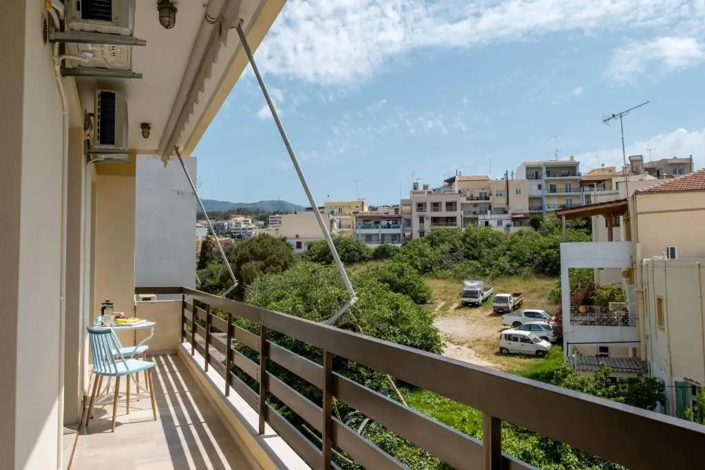 NIMA1 4 bedroom apt centraly located in Rethimno